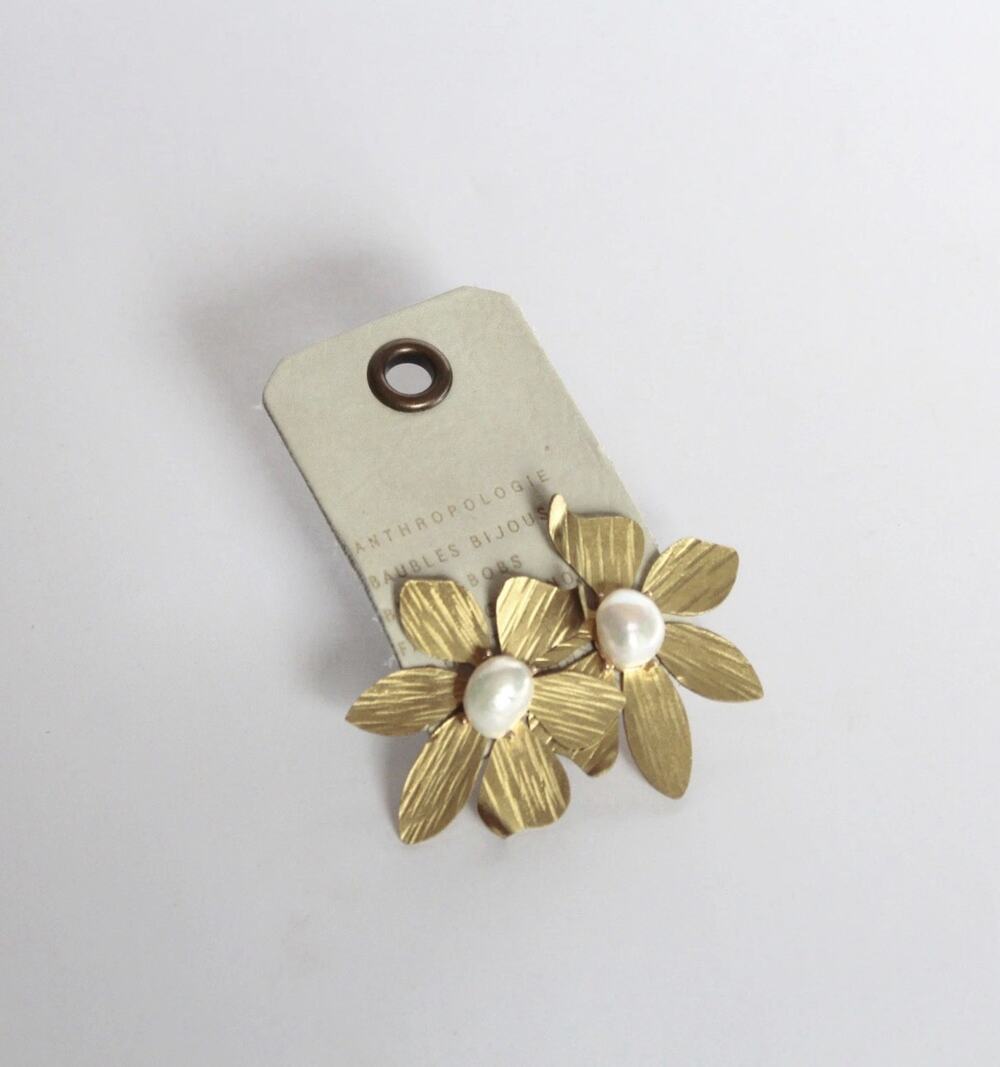Anthropologie Baubles Bijous Gold Toned Pearl Center Flower Earrings Statement